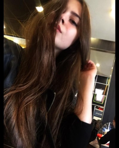 Голая Милана Бру