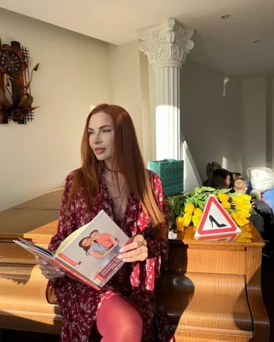 Голая Эвелина Бледанс