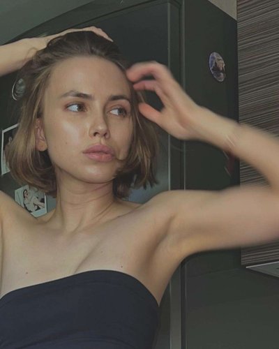 Голая Яна Енжаева