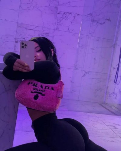 Голая Gina Savage