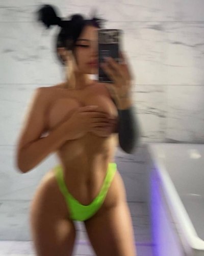 Голая Gina Savage