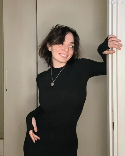 Голая Korya Mc