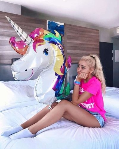 Голая Ева Миллер