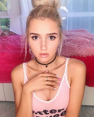 Голая Ева Миллер