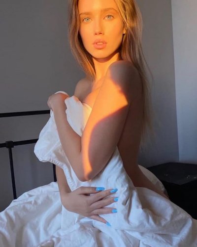 Polina Malinovskaya Nude