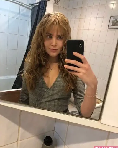 Голая Ангелина Робин Гуд