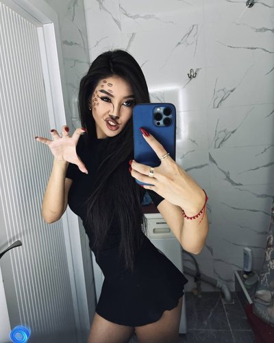 Голая Сабина Кай